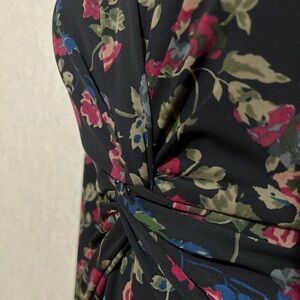 Lauren Ralph Lauren V neck floral Dress Size 2